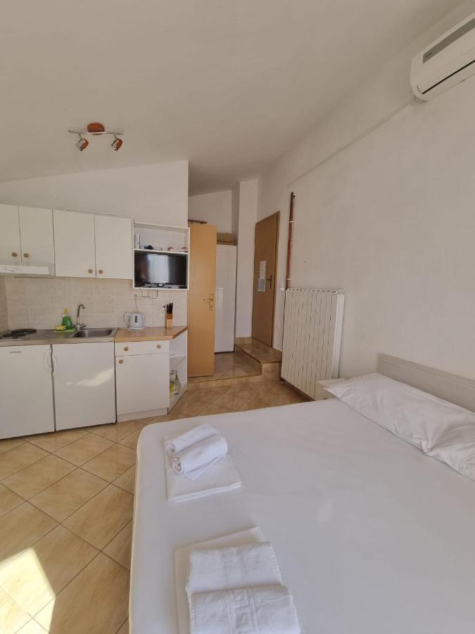 Apartmani Toni Poce 2 Primošten Esterno foto