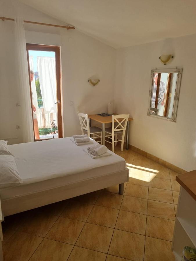 Apartmani Toni Poce 2 Primošten Esterno foto