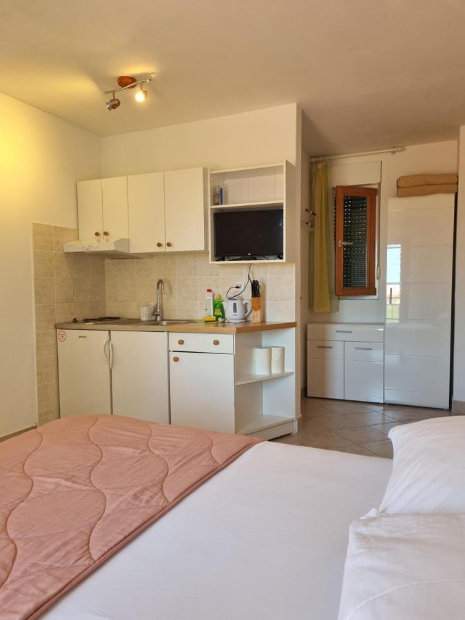 Apartmani Toni Poce 2 Primošten Esterno foto