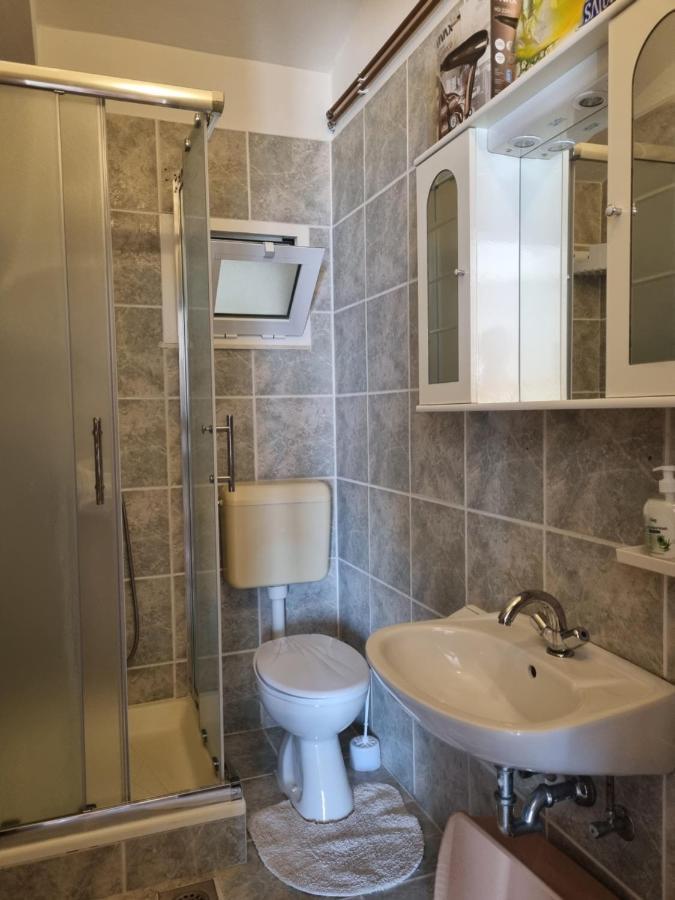 Apartmani Toni Poce 2 Primošten Esterno foto