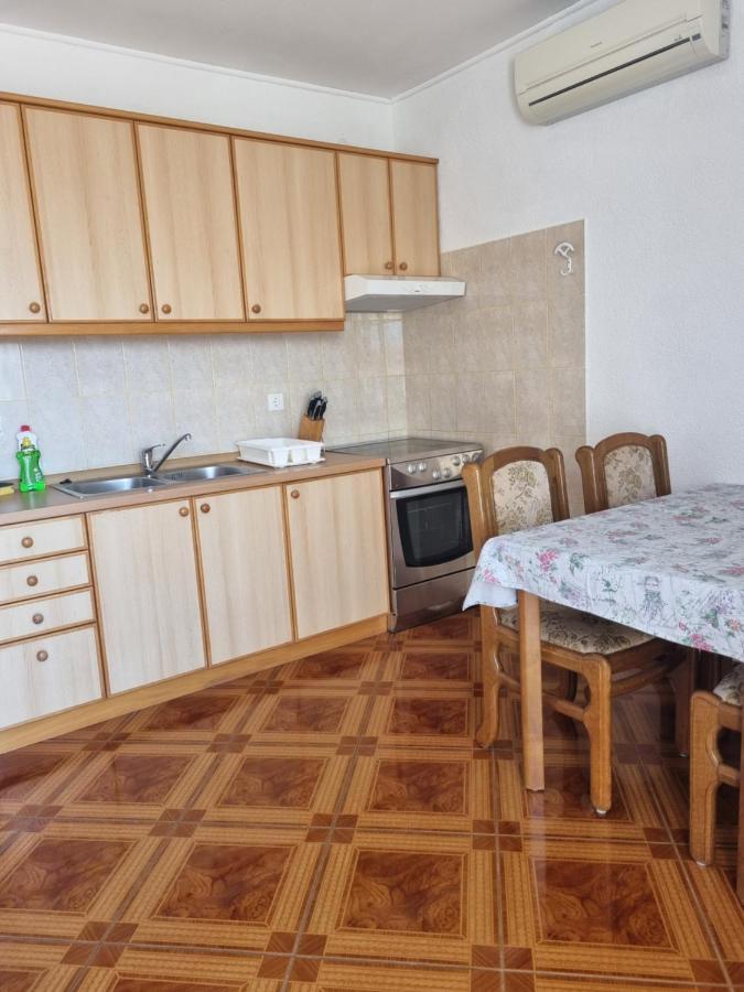 Apartmani Toni Poce 2 Primošten Esterno foto