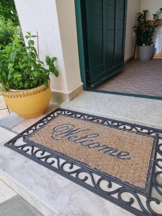 Apartmani Toni Poce 2 Primošten Esterno foto