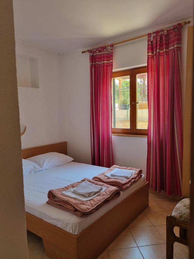 Apartmani Toni Poce 2 Primošten Esterno foto