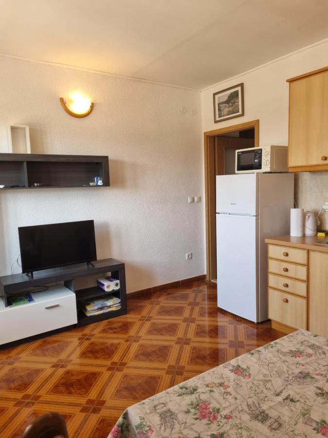 Apartmani Toni Poce 2 Primošten Esterno foto