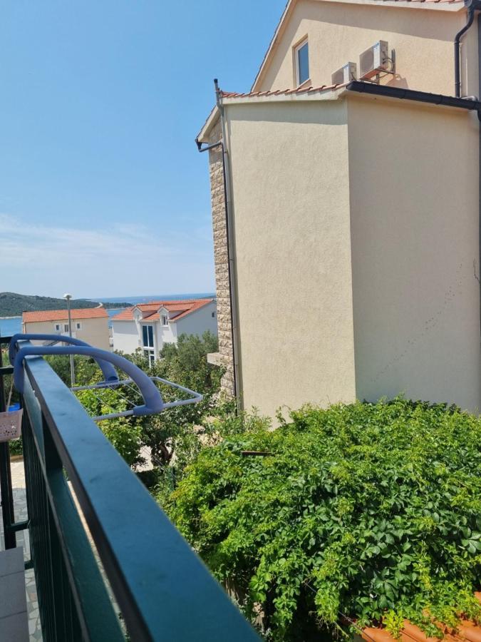 Apartmani Toni Poce 2 Primošten Esterno foto