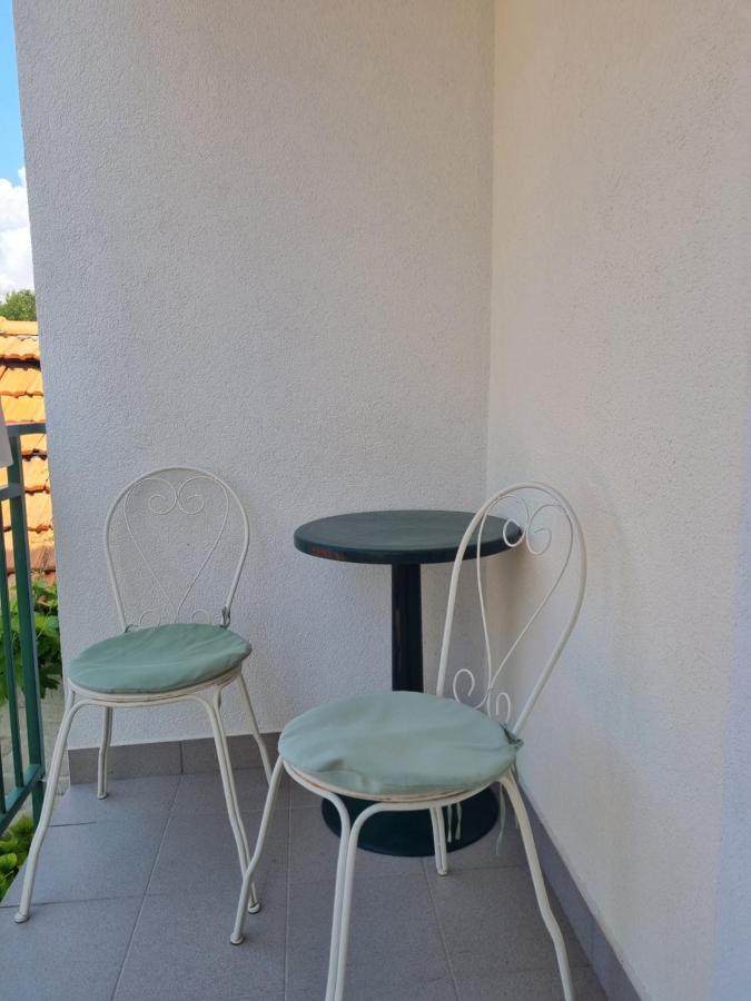 Apartmani Toni Poce 2 Primošten Esterno foto